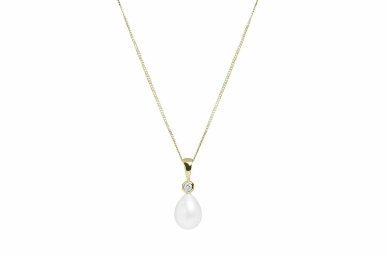18ct Yellow Gold Pearl & Diamond Necklace